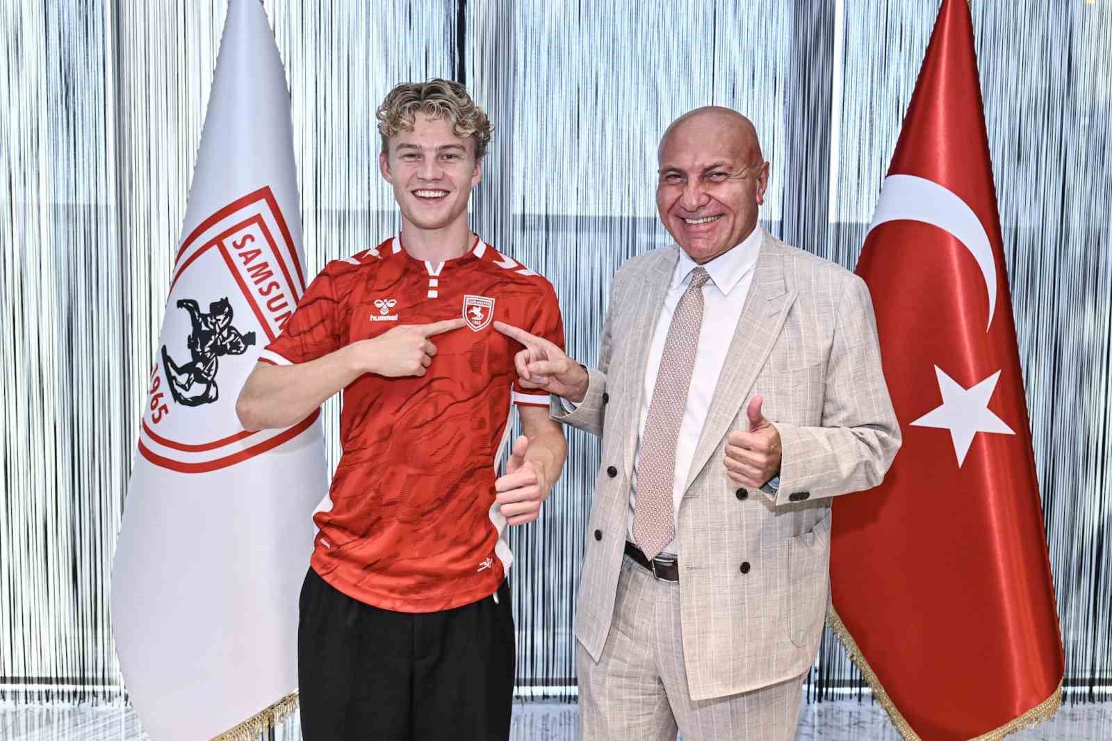 samsunspor-danimarkali-oyuncu-oskar-ohlenschlger-ile-5-yillik-sozlesme-imzaladi