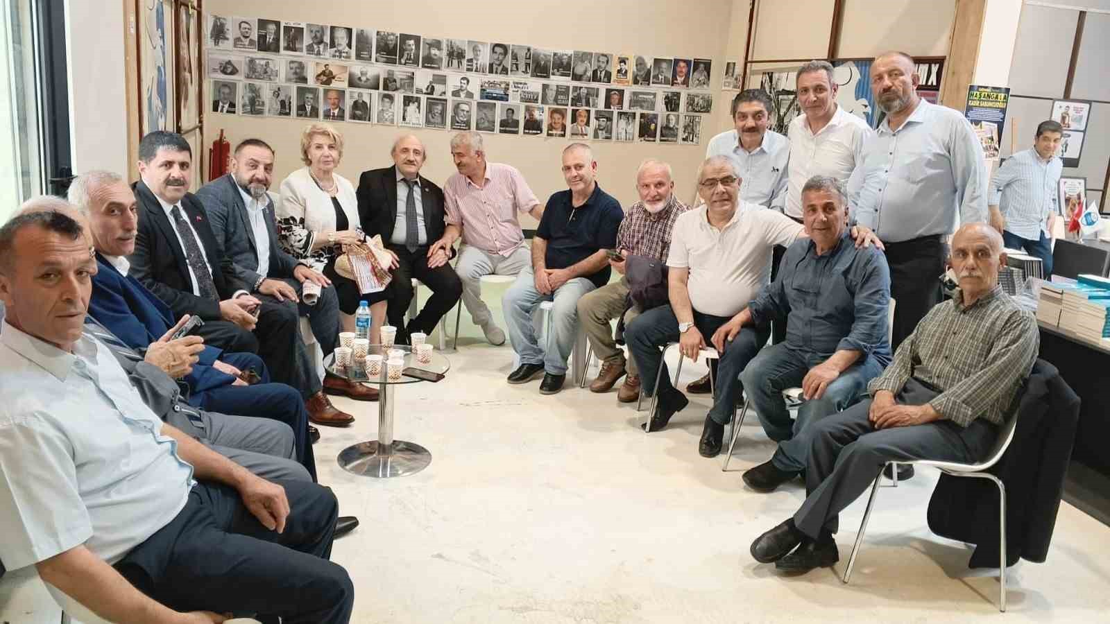 erkon-un-erzurum-gunleri-istanbul-a-kitap-ve-mizahla-iz-birakti