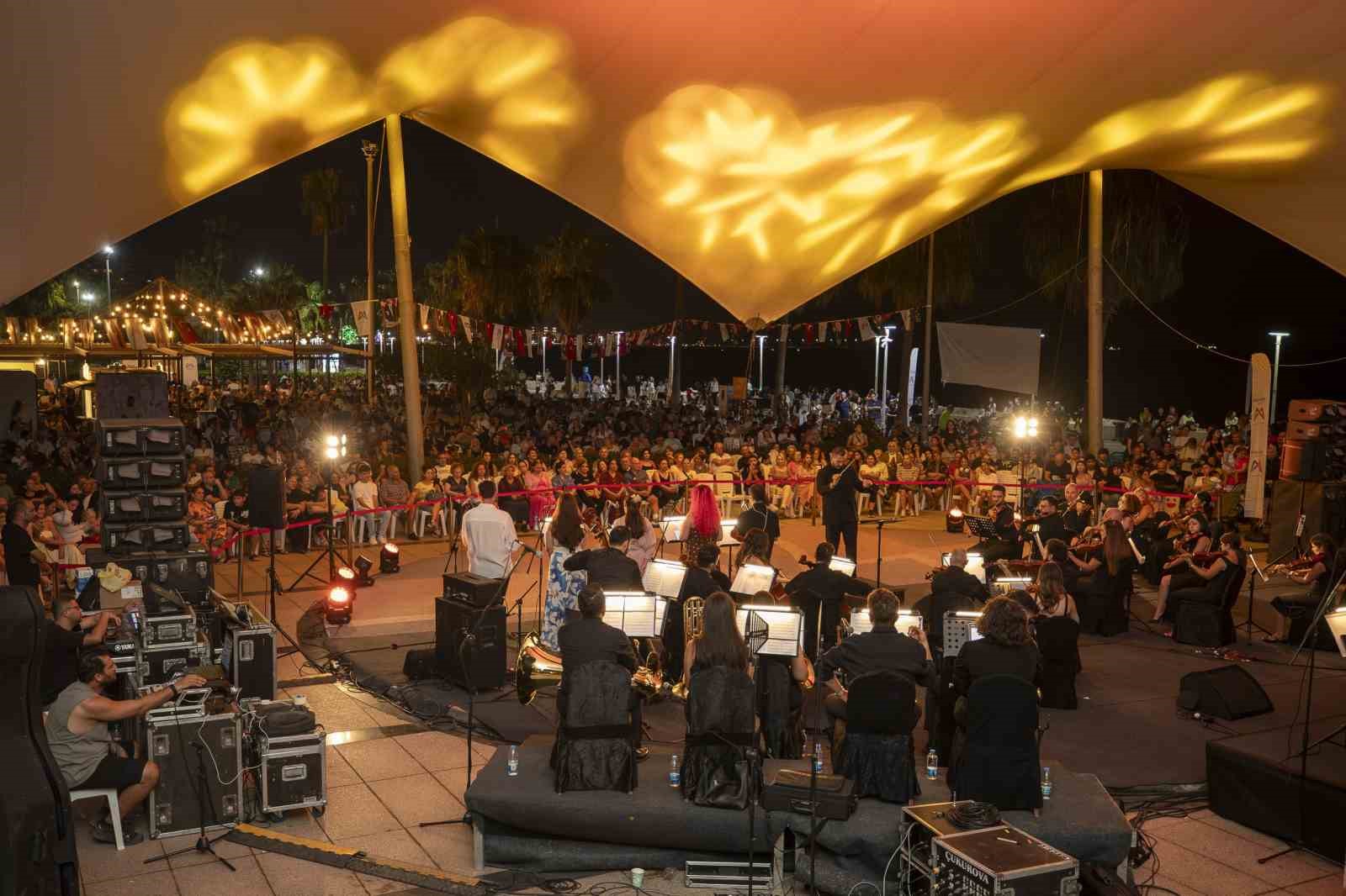 mersin-kent-orkestrasi-yeni-sanat-sezonunu-yakamoz-esliginde-acti