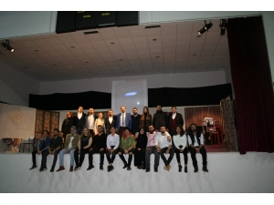 Devrek Kampüste İngilizce Tiyatro Oyunu Sahnelendi