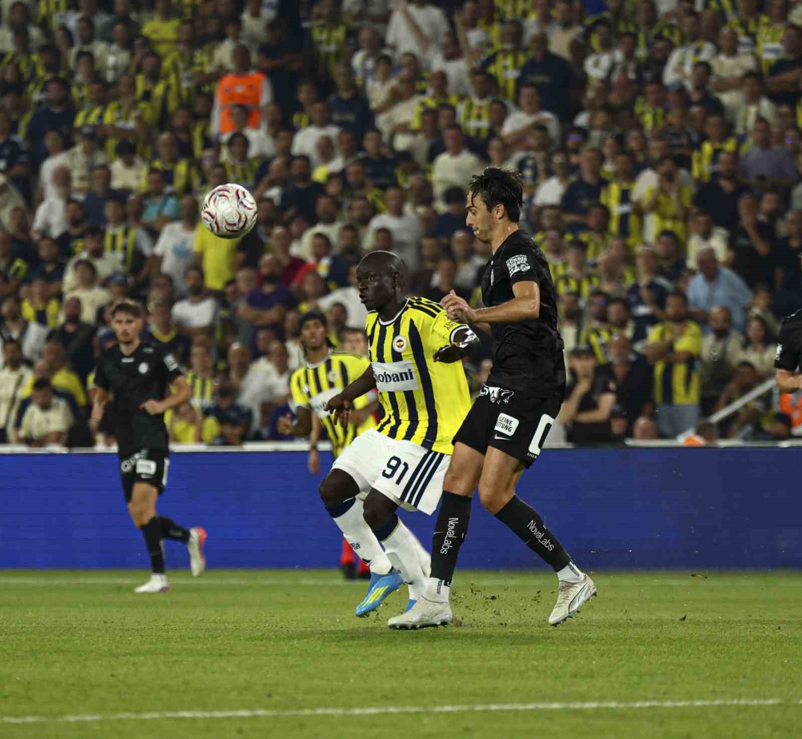 uefa-sampiyonlar-ligi-fenerbahce-2-sturm-graz-0-ilk-yari