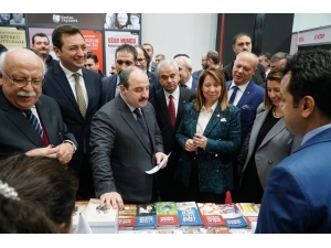 Açıköğretim Sistemi Tüyap Kitap Fuarı’nda Ziyaretçilerini Bekliyor
