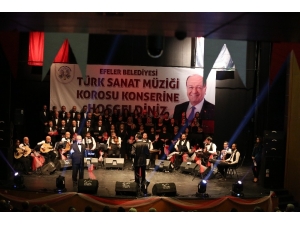 Zeki Müren Şarkıları Efeler Halkını Mest Etti