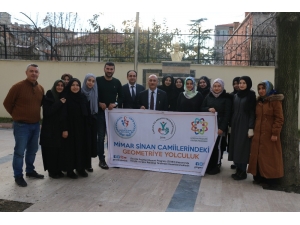 Hakan Cırıt’i İlk Kutlayanlar İmam Hatipli Öğrenciler Oldu