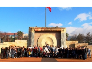 Liseli Öğrencilerin Gözdesi; Adü