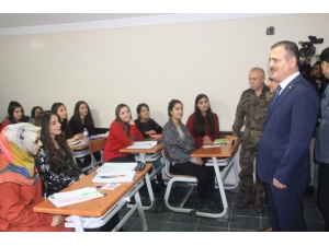 Vali Akbıyık’tan ‘Destekleme Ve Yetiştirme Kurs Merkezi’ne Ziyaret