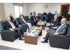 Çiftçi, Bozova Kaymakamlığını Ziyaret Etti