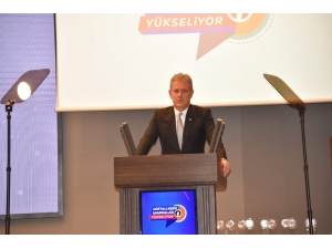 İzto Yönetim Kurulu Başkanı Özgener: "İzmir İçin Dijitalleşme Trenini Kaçırmamalıyız"