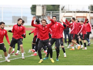 Yılport Samsunspor Sakarya’dan Lider Olarak Dönmek İstiyor