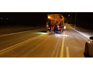 Tuzlama Ekipleri Kar İçin Hazır Bekliyor