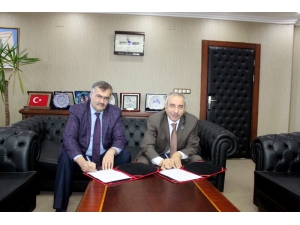 Van Milli Eğitim Müdürlüğüyle Yyü Arasında İşbirliği Protokolü