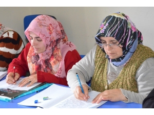Yunusemre İle Okuma Yazma Öğreniyorlar