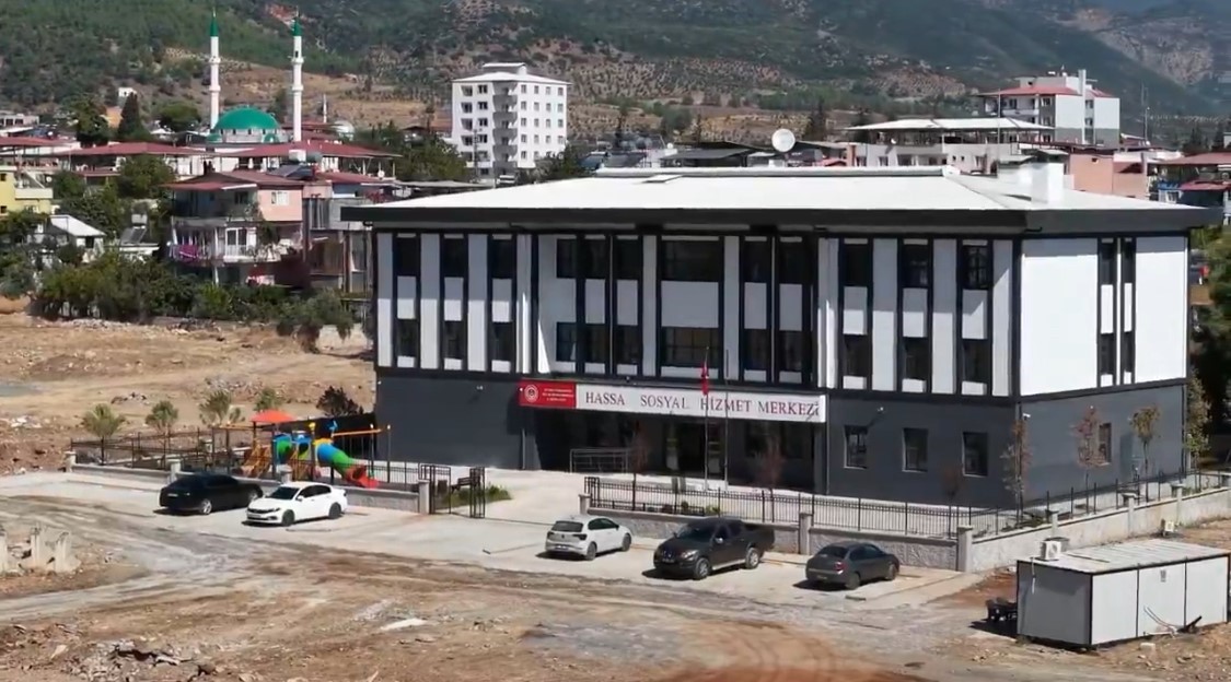 vali-masatli-hassa-sosyal-hizmet-merkezinde-incelemelerde-bulundu