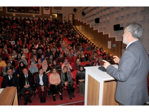 Rektör Bilgiç: “Para Sahibi Olmak Değil İyi İnsan Kalabilmek Başarı”