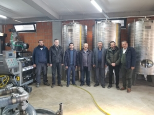 Burhaniye’de Organik Zeytinyağı Fabrikası İlgi Gördü