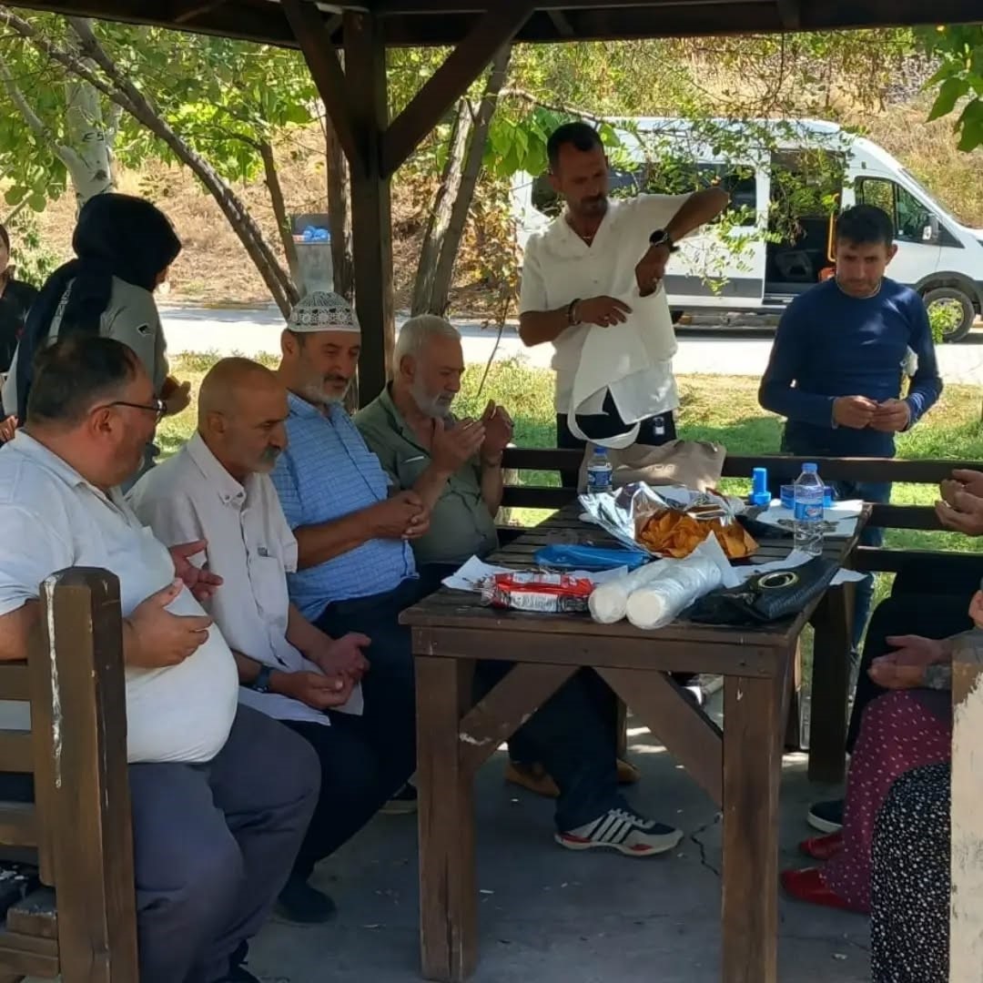 kemah-ta-huzurevi-sakinlerine-mevlid-i-nebi-haftasi-ziyareti