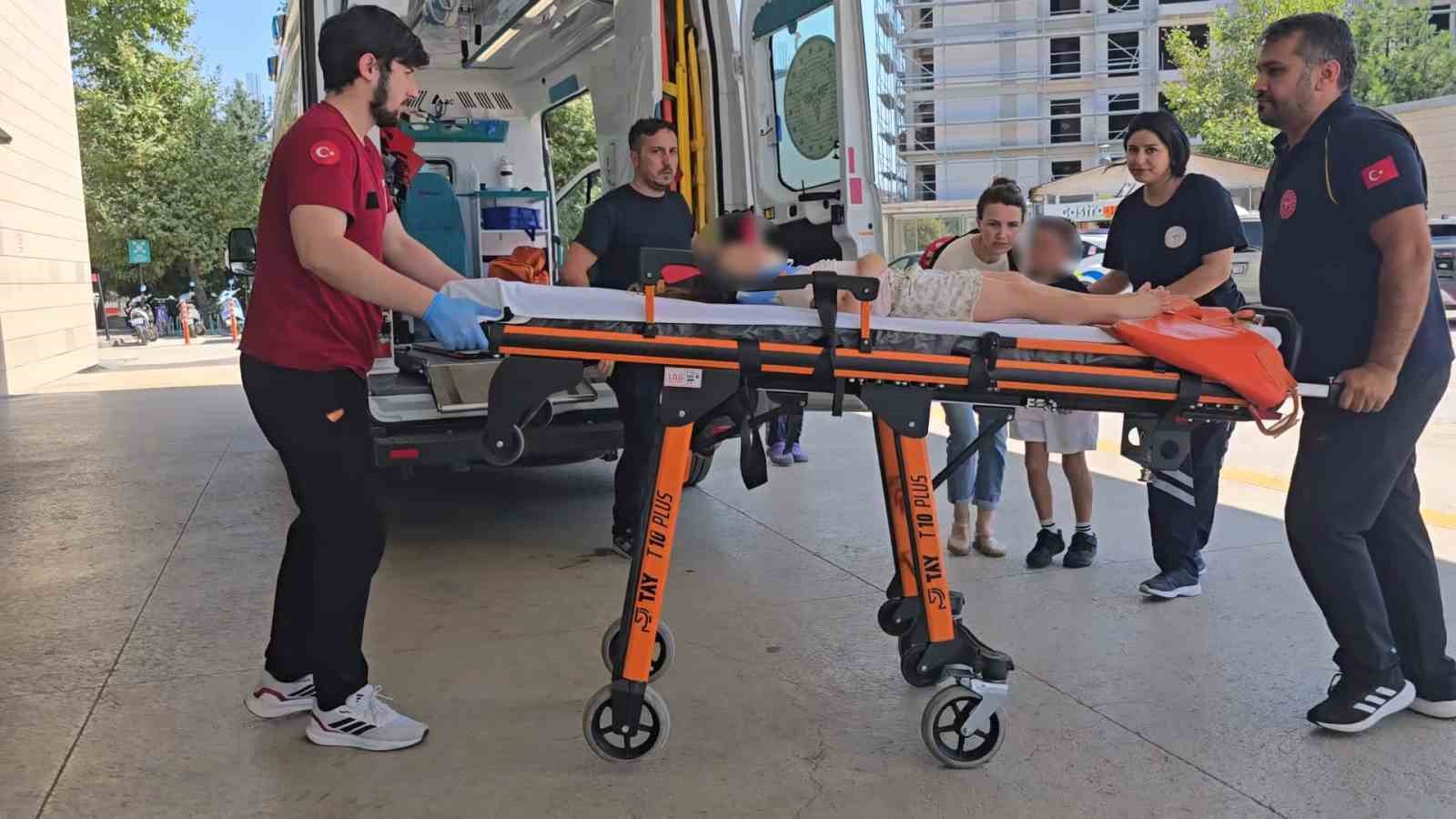 otomobil-motosikletle-carpisti-2-si-cocuk-3-yarali