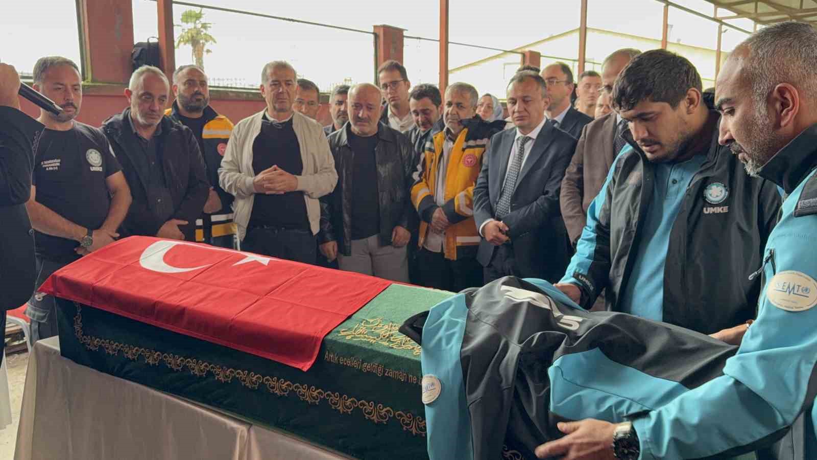 organ-nakli-yolunda-hayatini-kaybeden-hemsire-gozyaslariyla-ugurlandi