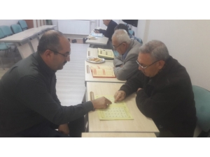 71 Yaşında Kur’an-ı Kerim’i Okumayı Öğreniyor