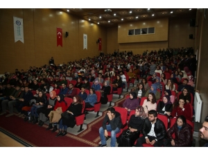 Bayburt Üniversitesi Abbas Güçlü’yü Ağırladı