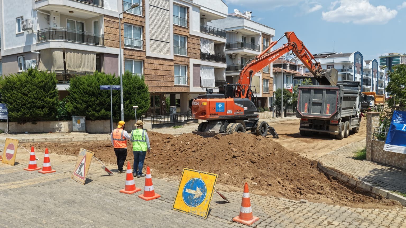 aydin-buyuksehir-belediyesi-nden-efeler-de-yol-yenileme-calismasi