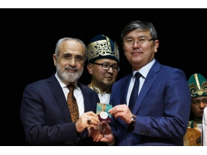 Cumhurbaşkanı Başdanışmanı Topçu’ya ‘Gökbörü’ Hediye Edildi