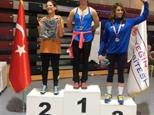 Uzungündeş, Salon Kürek Şampiyonasında Bronz Madalya Kazandı