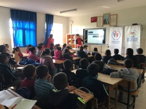 "Sosyal Medya Ve Sanal Hayatta Kaybettiğimiz Gerçekler Eğitimi" Verildi