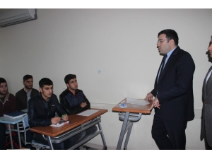 Üniversiteye Hazırlanan Öğrencilere Ücretsiz 7 Bin Kaynak Kitap