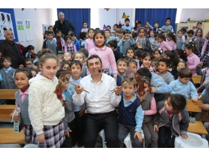 Adapazarı Belediyesinden Öğrencilere Diş Bakım Seti