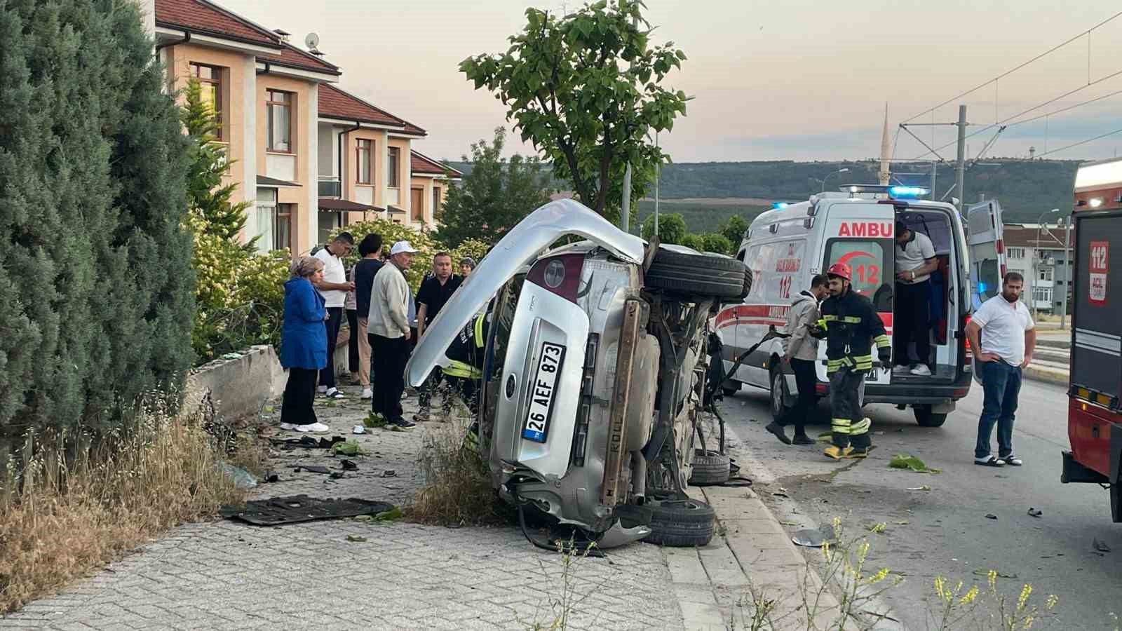 kontrolunden-cikan-aracin-genc-surucusu-yaralandi