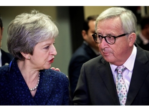 Theresa May İle Jean-claude Juncker Arasında Hararetli Konuşma