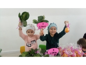 Anaokulu Öğrencileri Yöresel Kıyafetleri İle Pazarcı Oldu