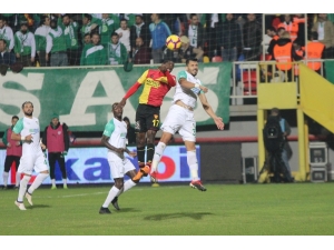 Spor Toto Süper Lig: Göztepe 0 - Bursaspor 0 (Maç Sonucu)