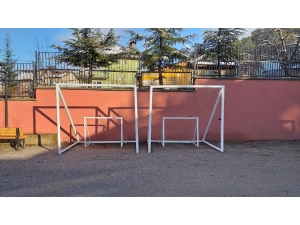 Öğrenciler Kale Direği Üretip Okullara Gönderiyor