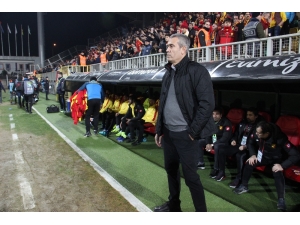 Kemal Özdeş, Beraberlikle Başladı