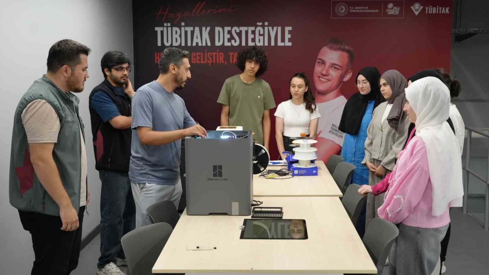 kbu-de-lise-ogrencileri-dijital-uretim-ve-yapay-zeka-egitimi-aliyor