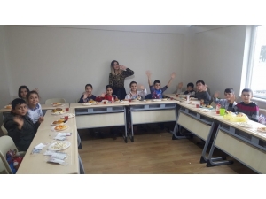 Çocuklar Paylaşmanın Mutluluğunu Yaşadı