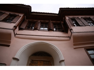 Kula’da Tarihi Bir Yapı Daha Yeniden Can Buluyor