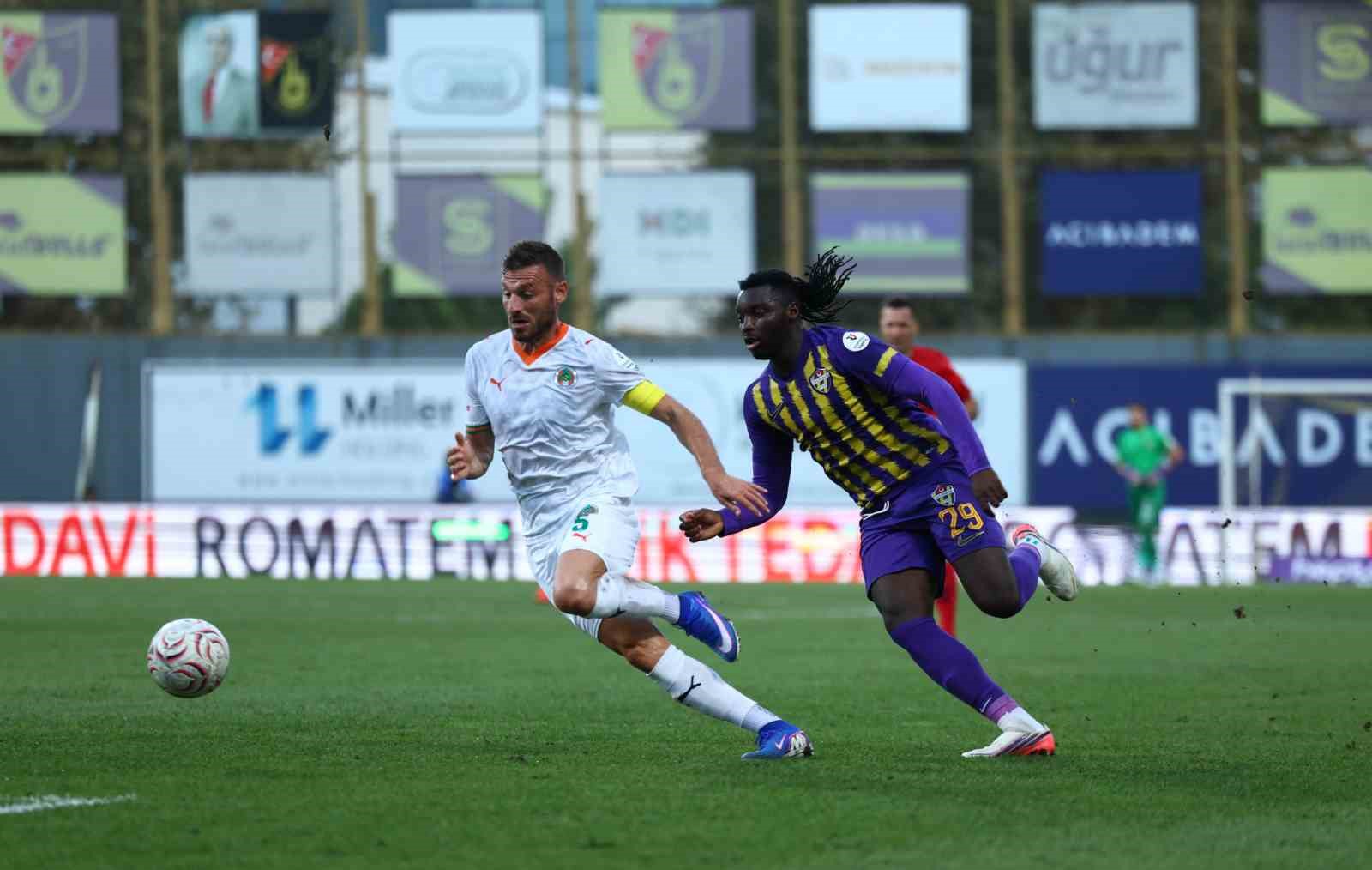 trendyol-super-lig-eyupspor-1-alanyaspor-1-ilk-yari