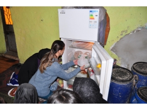 Bu İlçede Kimsesizlere Liseliler Sahip Çıkıyor