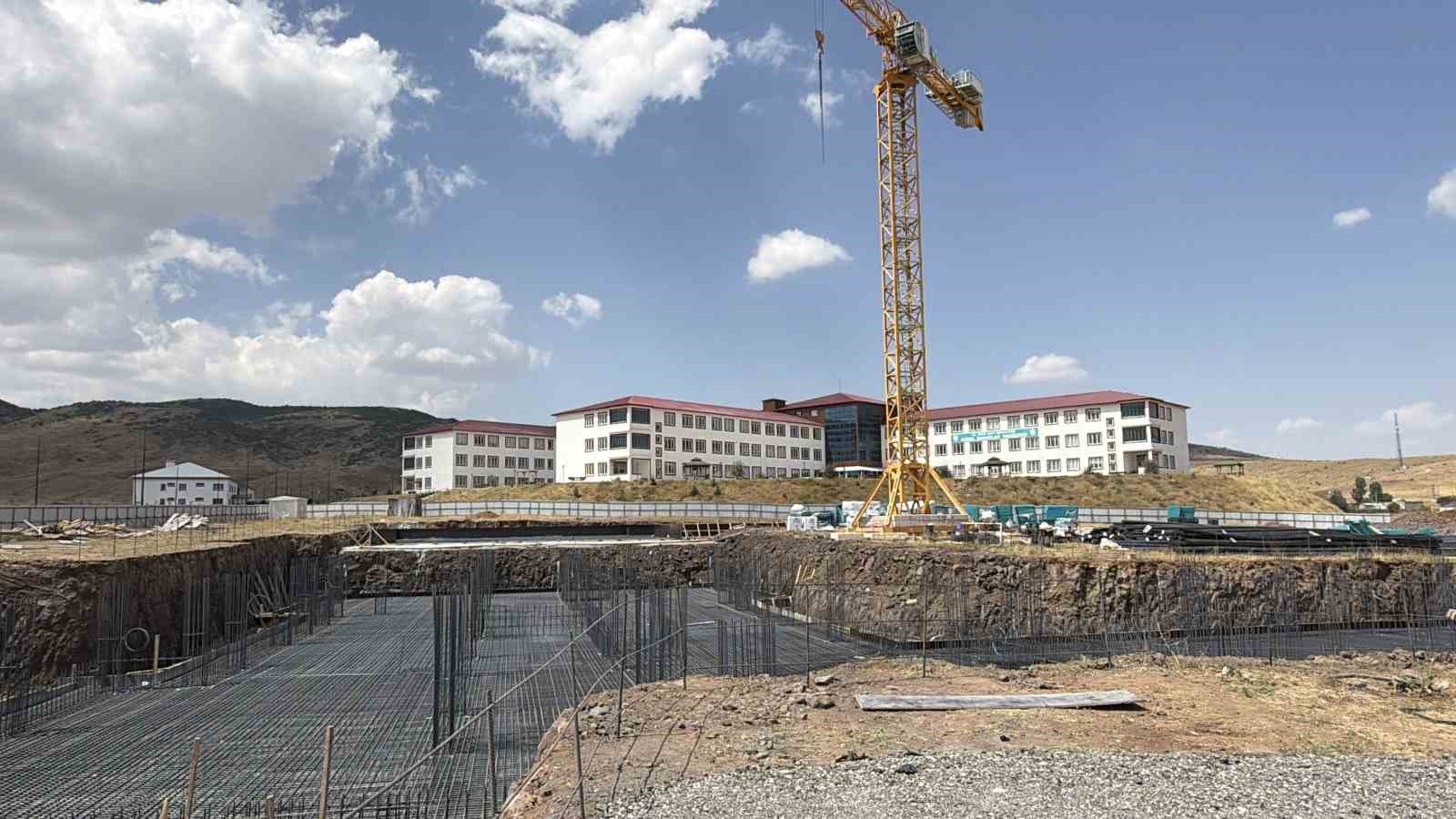 capa-da-egitim-ve-50-bin-tl-burs-alacak-ogrenciler-icin-bitlis-te-egitim-yatirimlari-sekilleniyor