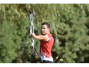 Milli Okçu Türkkan’dan Avrupa Yolunda Önemli Bir Adım