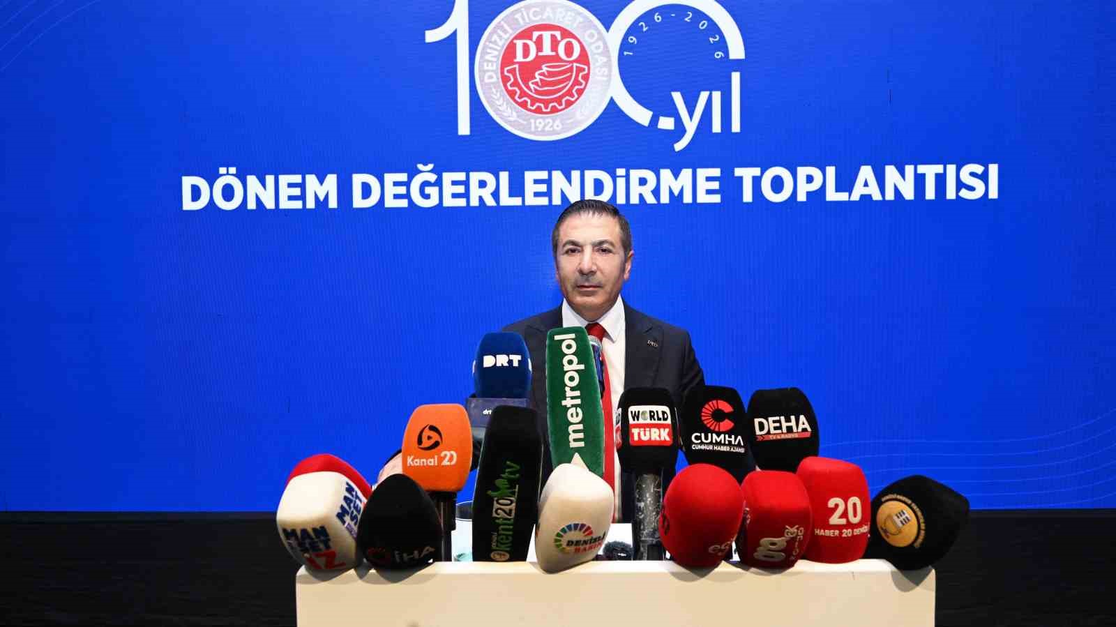 dto-baskani-erdogan-in-sunumu-ayakta-alkislandi