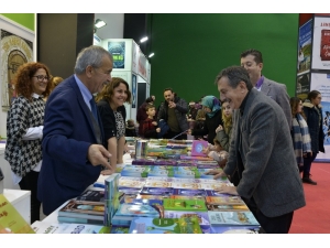 Başkan Ataç’tan Eskişehir Kitap Fuarı’na Ziyaret