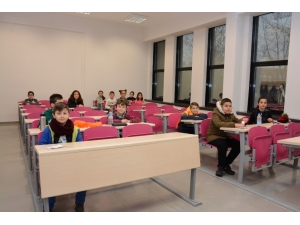 Anadolu Üniversitesi’nde Üyep Sınavı Yapıldı