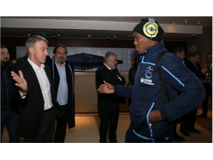 Trabzonspor Başkanı Ahmet Ağaoğlu’dan Takıma Ziyaret