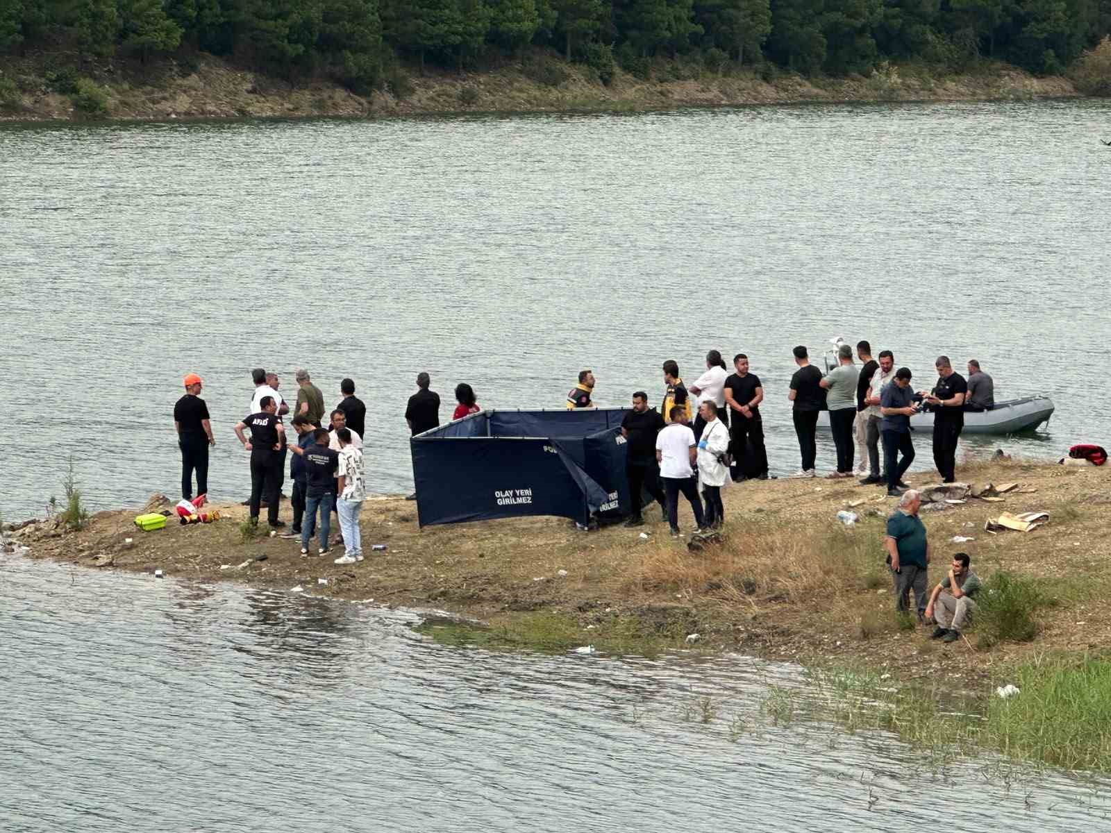 serinlemek-icin-girdigi-baraj-golunde-cansiz-bedeni-bulundu