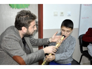 Özel Öğrencilere Neyli Terapi