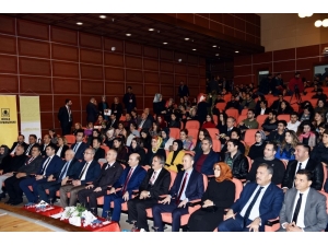 Rektör Bağlı ’Çocuk İstismarına Dur De’ Sempozyumunda Konuştu